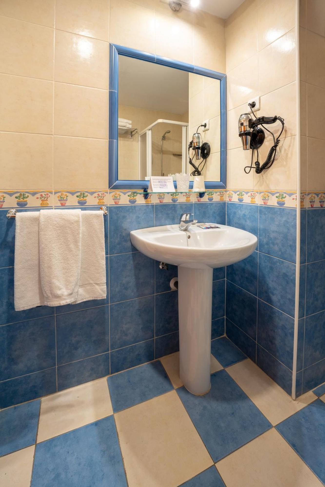Hotel Romerito Μάλαγα Δωμάτιο φωτογραφία